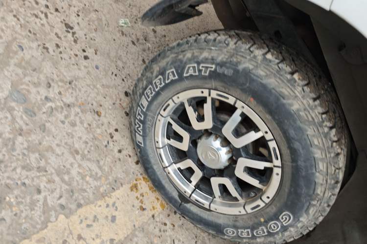 Used BAW Beijing BW007 2015 2.0L two-wheel drive Comfort version Right Rear Wheel Hub