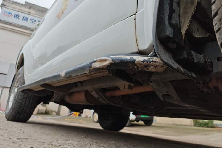 Used BAW Beijing BW007 2015 2.0L two-wheel drive Comfort version Right Side Sill