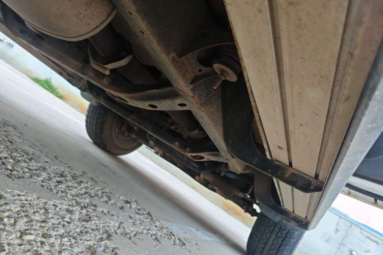 Used BAW Beijing BW007 2015 2.0T Two-Wheel Drive Luxury Edition Right Side Sill