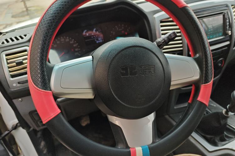 Used BAW Beijing BW007 2015 2.0L two-wheel drive Comfort version Steering Wheel