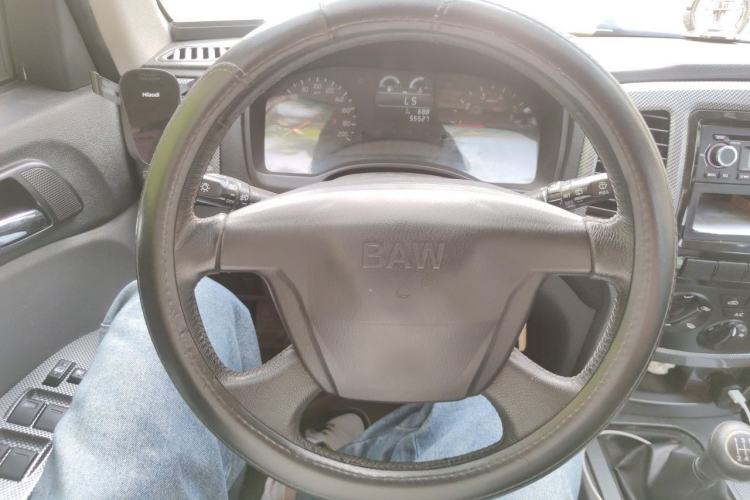 Used BAW Beijing BW007 2015 2.0L two-wheel drive Comfort version Steering Wheel