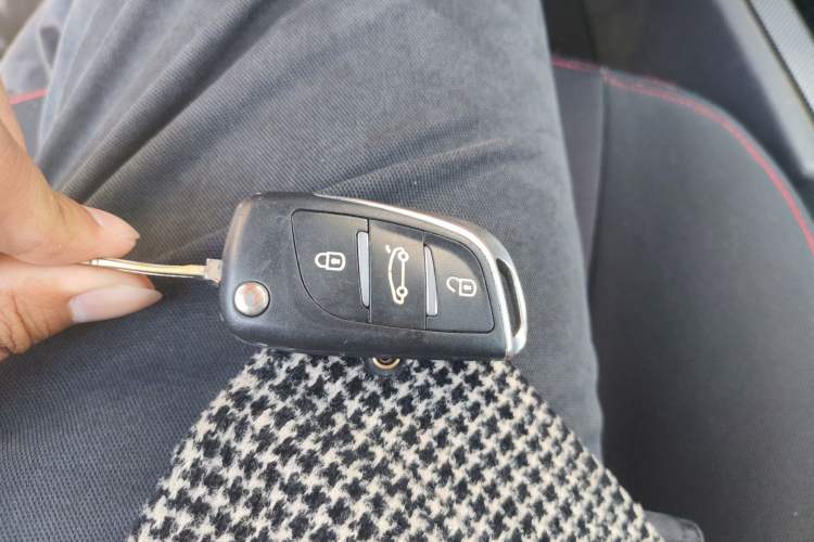 Used BAW Beijing BW007 2015 2.0L two-wheel drive Comfort version Vehicle Key