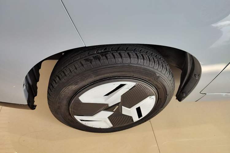 Used BAW Jiabao 2023 Fortune Edition Left Front Wheel Hub