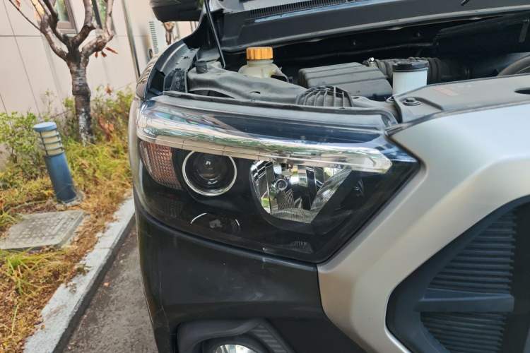 Used BAW Kaluli 2023 2.0L Manual Long Wheelbase Struggle Edition Right Front Headlight