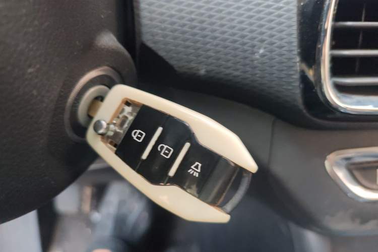 Used BAW Kaluli 2023 2.0L Manual Long Wheelbase Struggle Edition Vehicle Key