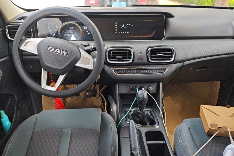 Used BAW Kaluli 2023 2.0L Manual Standard Wheelbase Youth Edition Center Console