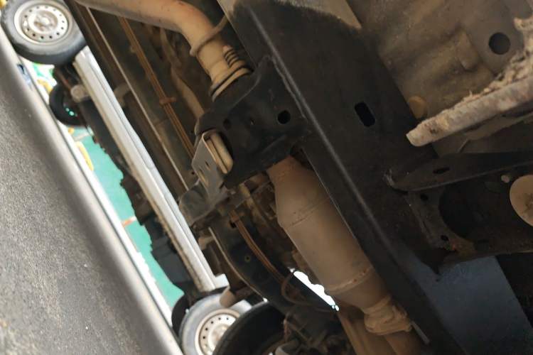 Used BAW Ruiling 2013 2.5T Luxury R425 Chassis Front Right