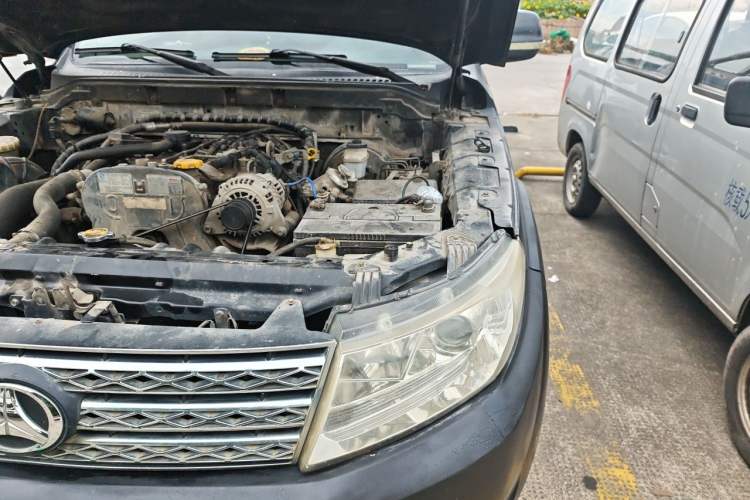 Used BAW Ruiling 2013 2.5T Luxury R425 Engine Bay Left