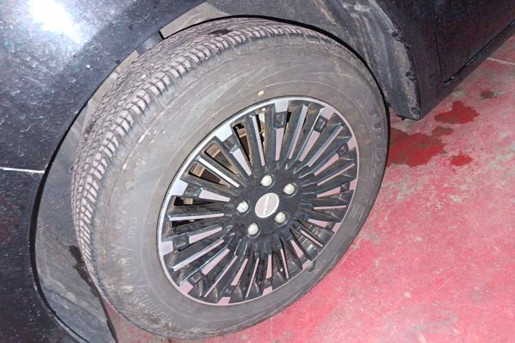 Used BAW Ruisheng Ace M7 2025 2.0L Automatic Long Wheelbase Flagship Version 7 Seats Left Front Wheel Hub