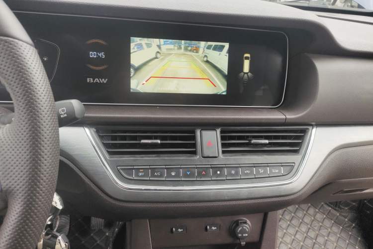 Used BAW Ruisheng Ace M7 2023 1.6L Long-wheelbase Business Version 7 Seats Audio And AC Panel