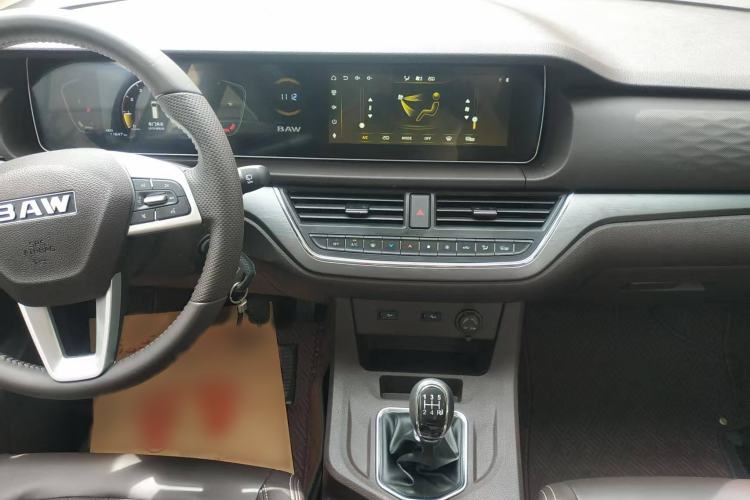 Used BAW Ruisheng Ace M7 2023 2.0L Long-wheelbase Business Version 7 Seats Audio And AC Panel