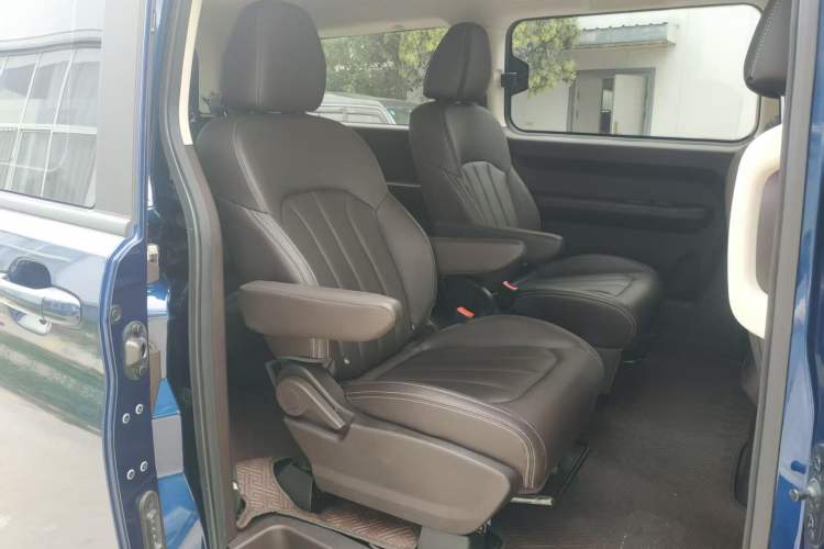 Used BAW Ruisheng Ace M7 2023 2.0L Long-wheelbase Business Version 7 Seats Interior 2
