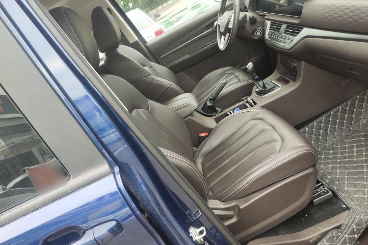 Used BAW Ruisheng Ace M7 2023 1.6L Long-wheelbase Business Version 7 Seats Right Front Seat