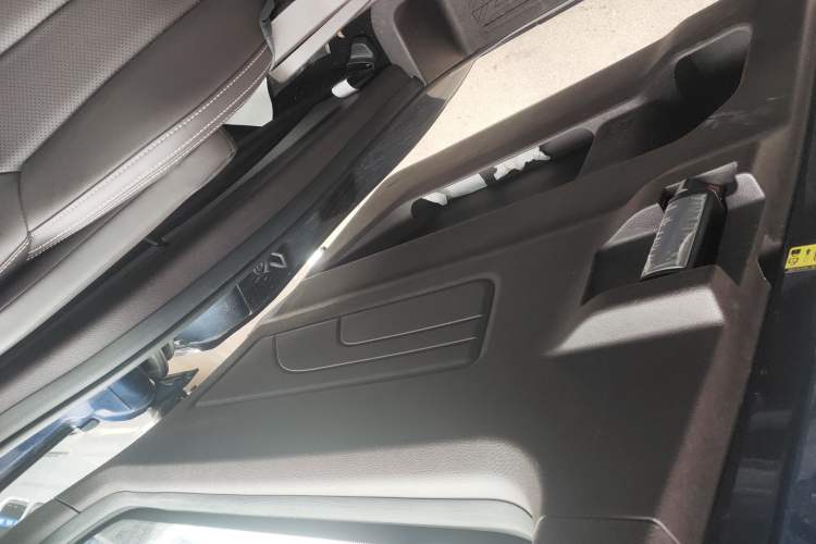 Used BAW Ruisheng Ace M7 2023 1.6L Long-wheelbase Business Version 7 Seats Right Rear Door Interior