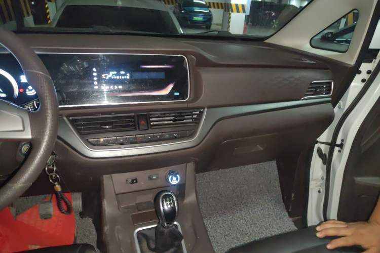 Used BAW Ruisheng Ace M7 2023 1.6L Long Wheelbase Wealth Creation Version 7 Seats Audio And AC Panel
