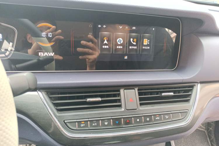 Used BAW Ruisheng Ace M7 2023 2.0L Automatic Long Wheelbase Enjoyment Version 7 Seats Audio And AC Panel