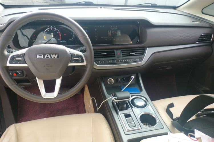 Used BAW Ruisheng Ace M7 2023 2.0L Automatic Long-wheelbase Business Version 7 Seats Center Console