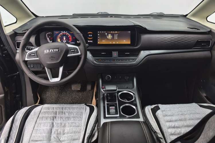 Used BAW Ruisheng Ace M7 2023 2.0L Automatic Long-wheelbase Business Version 7 Seats Center Console