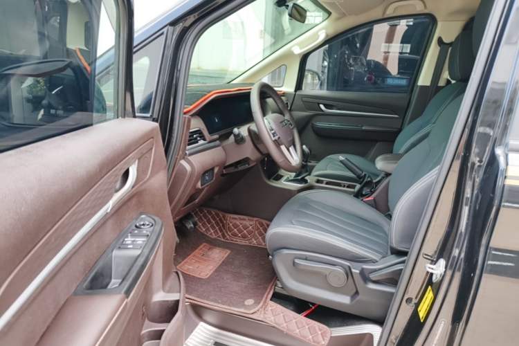 Used BAW Ruisheng Ace M7 2023 2.0L Long Wheelbase Enjoyment Version 7 Seats Driver Seat