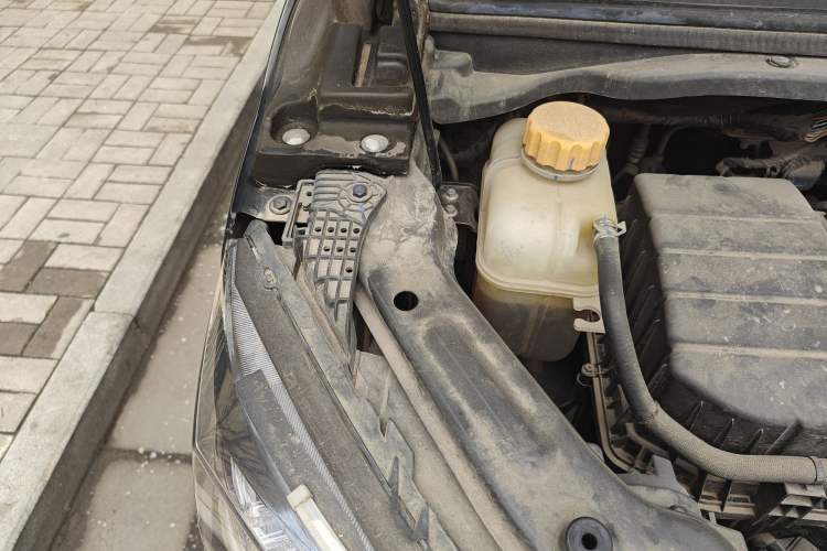 Used BAW Ruisheng Ace M7 2023 1.6L Standard Wheelbase Enjoy Edition 7-seater Engine Bay Right