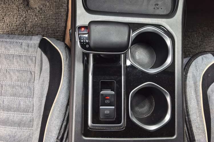 Used BAW Ruisheng Ace M7 2023 2.0L Automatic Long-wheelbase Business Version 7 Seats Gear Lever