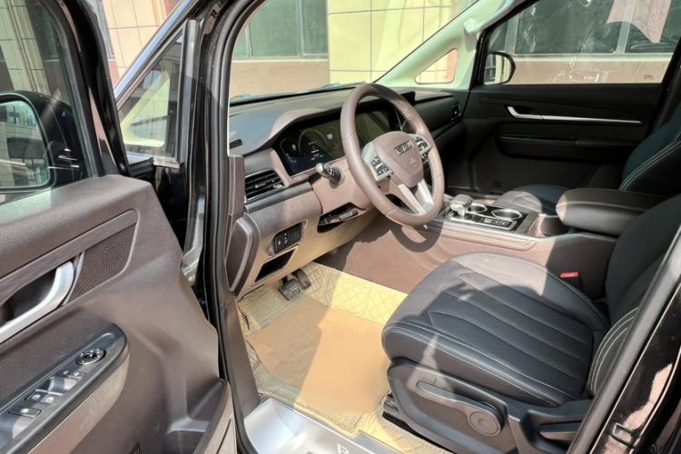 Used BAW Ruisheng Ace M7 2023 2.0L Automatic Long Wheelbase Enjoyment Version 7 Seats Interior 2