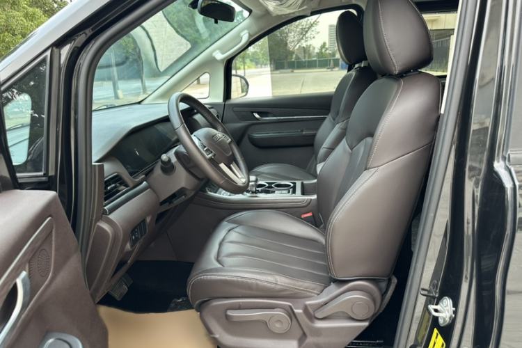 Used BAW Ruisheng Ace M7 2023 2.0L Automatic Long-wheelbase Business Version 7 Seats Interior 2