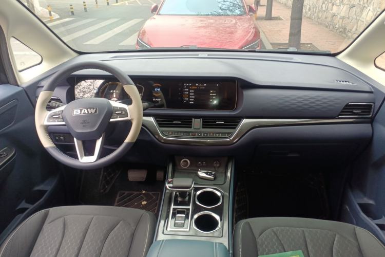 Used BAW Ruisheng Ace M7 2023 2.0L Automatic Long Wheelbase Enjoyment Version 7 Seats Interior 2