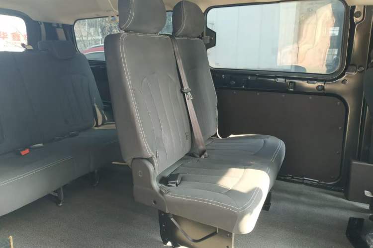 Used BAW Ruisheng Ace M7 2023 2.0L Long Wheelbase Wealth Creation Version 7 Seats Interior 3