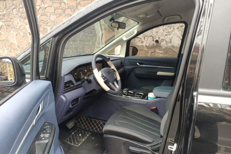 Used BAW Ruisheng Ace M7 2023 2.0L Automatic Long Wheelbase Enjoyment Version 7 Seats Left Front Seat