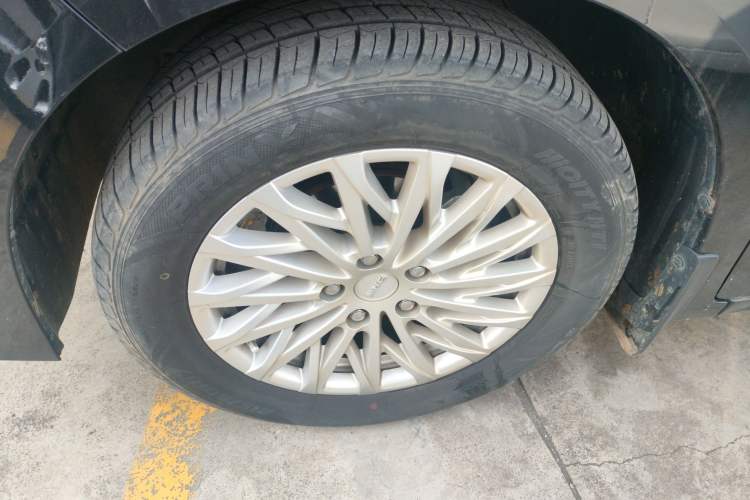 Used BAW Ruisheng Ace M7 2023 2.0L Automatic Long-wheelbase Business Version 7 Seats Left Front Wheel Hub