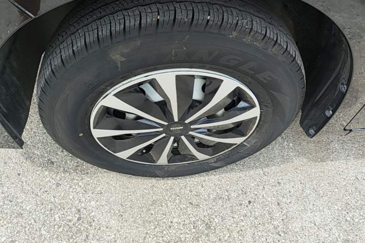 Used BAW Ruisheng Ace M7 2023 1.6L Long Wheelbase Wealth Creation Version 5 Seats Left Front Wheel Hub