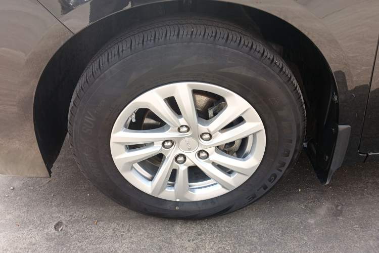 Used BAW Ruisheng Ace M7 2023 2.0L Long Wheelbase Enjoyment Version 7 Seats Left Front Wheel Hub