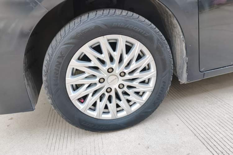 Used BAW Ruisheng Ace M7 2023 2.0L Automatic Long Wheelbase Enjoyment Version 7 Seats Left Front Wheel Hub