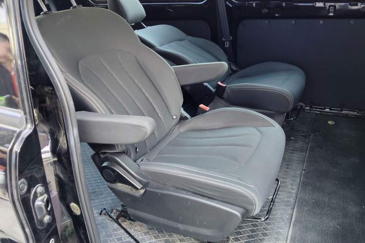 Used BAW Ruisheng Ace M7 2023 2.0L Long Wheelbase Wealth Creation Version 7 Seats Left Rear Seat