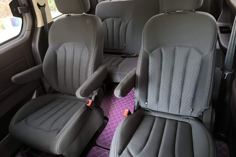 Used BAW Ruisheng Ace M7 2023 1.6L Standard Wheelbase Enjoy Edition 7-seater Left Rear Seat