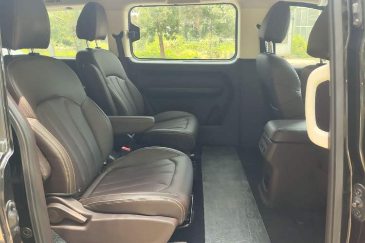Used BAW Ruisheng Ace M7 2023 2.0L Automatic Long-wheelbase Business Version 7 Seats Left Rear Seat