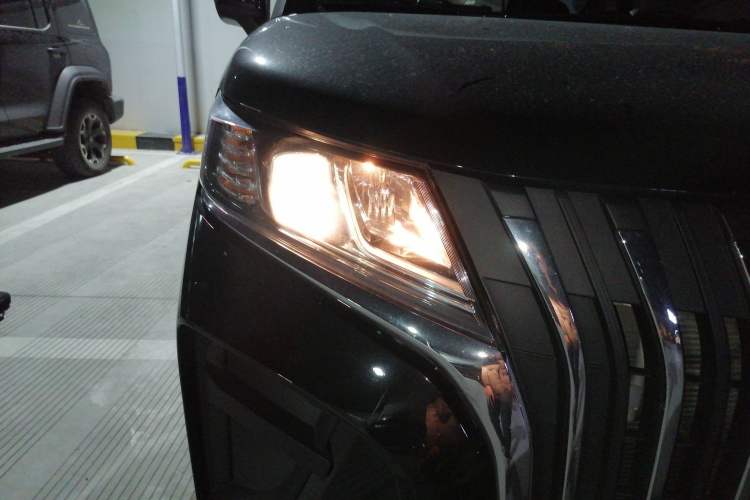 Used BAW Ruisheng Ace M7 2023 2.0L Automatic Long Wheelbase Enjoyment Version 7 Seats Right Front Headlight