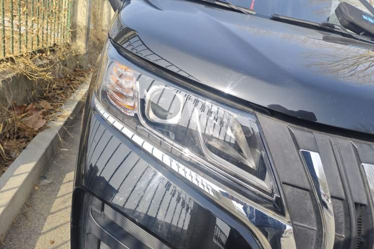 Used BAW Ruisheng Ace M7 2023 2.0L Automatic Long Wheelbase Enjoyment Version 7 Seats Right Front Headlight