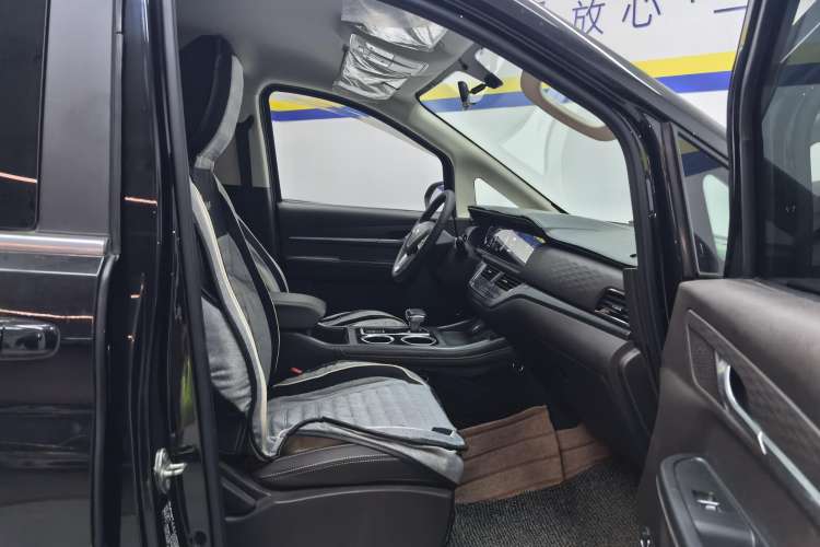 Used BAW Ruisheng Ace M7 2023 2.0L Automatic Long-wheelbase Business Version 7 Seats Right Front Seat
