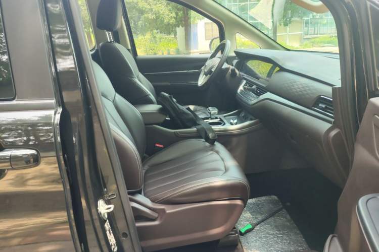 Used BAW Ruisheng Ace M7 2023 2.0L Automatic Long-wheelbase Business Version 7 Seats Right Front Seat