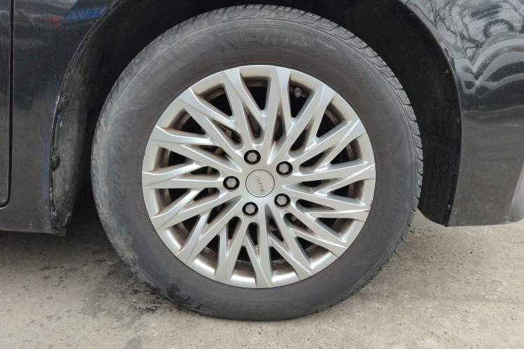 Used BAW Ruisheng Ace M7 2023 2.0L Automatic Long-wheelbase Business Version 7 Seats Right Front Wheel Hub