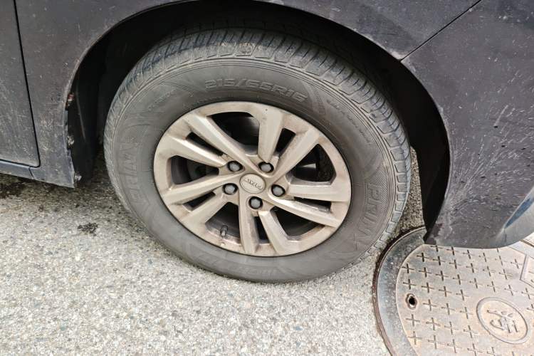 Used BAW Ruisheng Ace M7 2023 2.0L Long-wheelbase Executive Version 9 Seats Right Front Wheel Hub