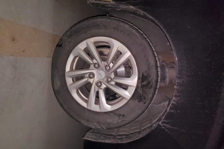 Used BAW Ruisheng Ace M7 2023 2.0L Long Wheelbase Wealth Creation Version 7 Seats Right Front Wheel Hub