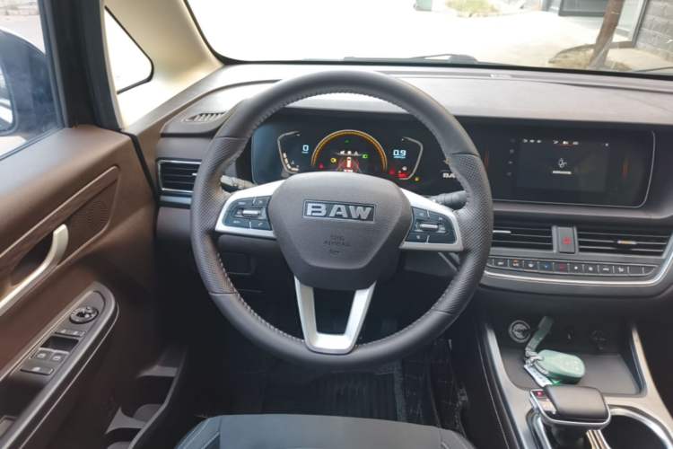 Used BAW Ruisheng Ace M7 2023 2.0L Automatic Long Wheelbase Enjoyment Version 7 Seats Steering Wheel