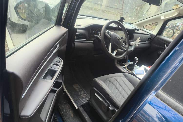Used BAW Ruisheng Ace M7 2023 1.6L Standard Wheelbase Enjoy Edition 7-seater Driver Seat