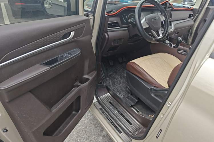 Used BAW Ruisheng Ace M7 2023 2.0L Long Wheelbase Wealth Creation Version 7 Seats Driver Seat