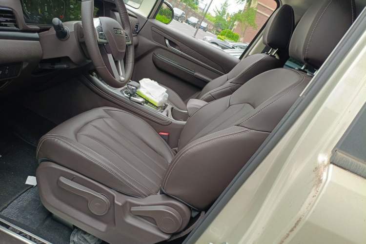 Used BAW Ruisheng Ace M7 2023 2.0L Automatic Long-wheelbase Business Version 7 Seats Left Front Seat