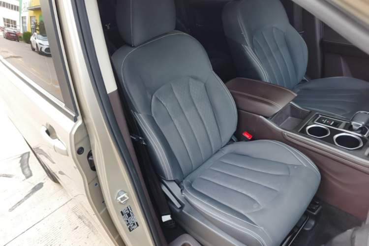 Used BAW Ruisheng Ace M7 2023 2.0L Automatic Long Wheelbase Enjoyment Version 7 Seats Right Front Seat
