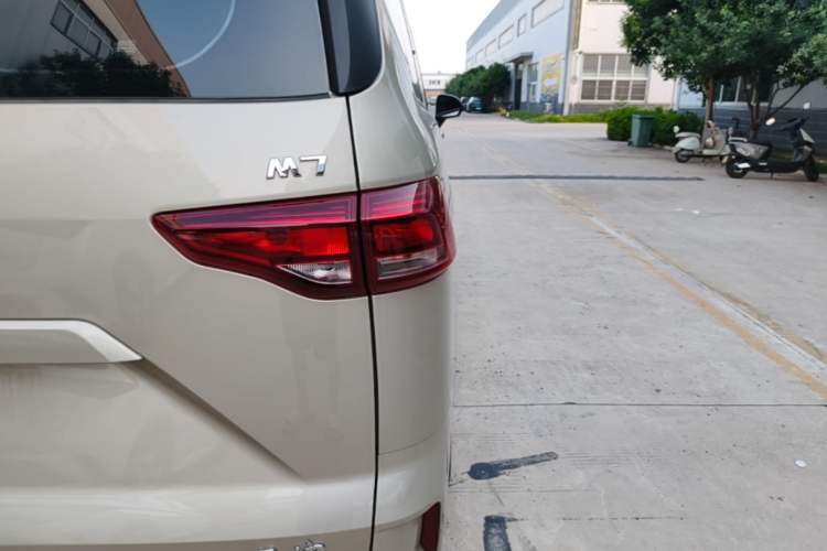 Used BAW Ruisheng Ace M7 2023 2.0L Automatic Long Wheelbase Enjoyment Version 7 Seats Right Rear Taillight